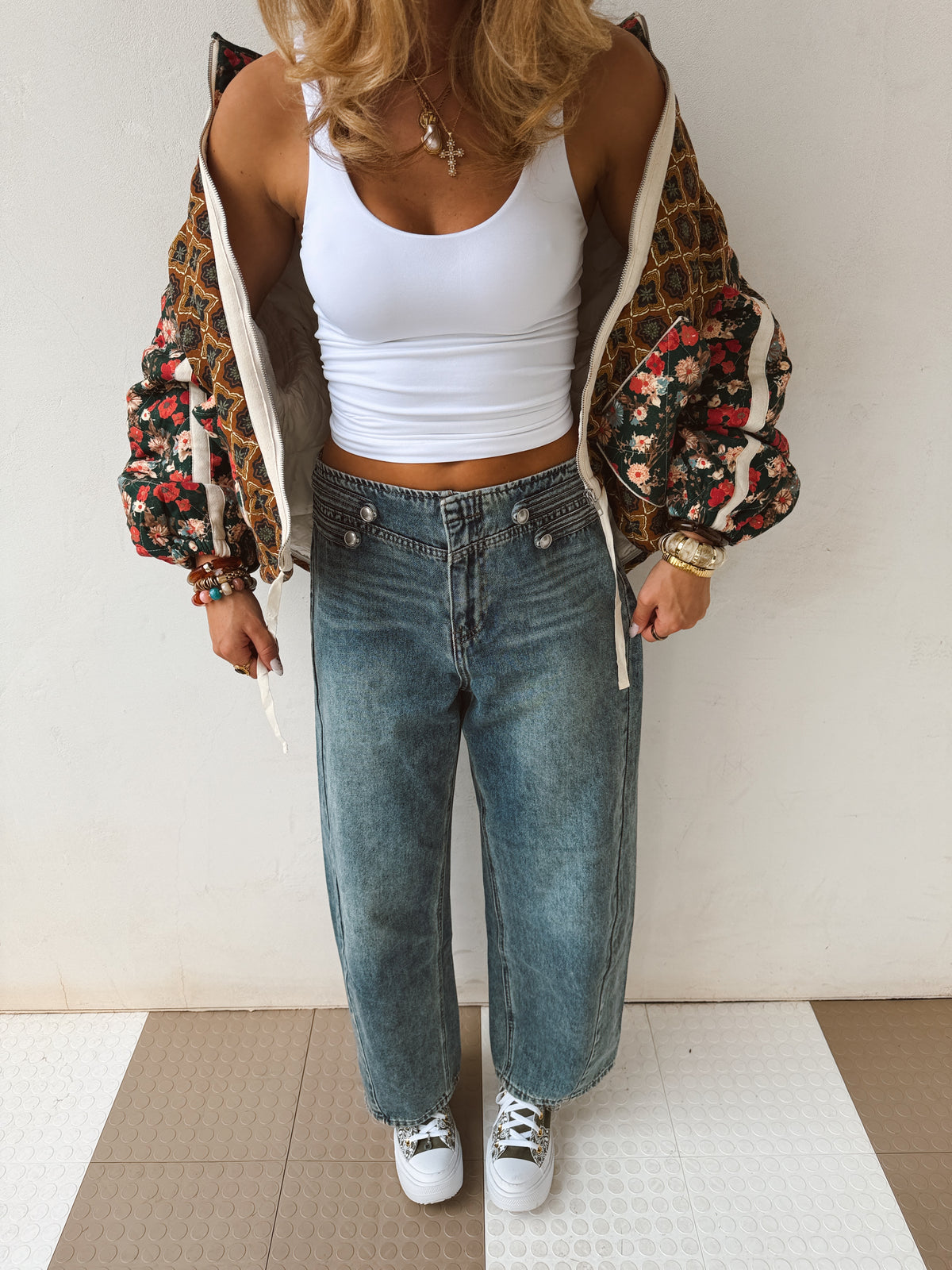 Essential Scoop Tank