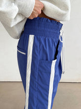 Load image into Gallery viewer, Jump Street Pants//Blue
