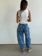 Load image into Gallery viewer, Day To Day Floral Jeans
