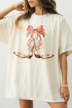 Load image into Gallery viewer, Boots Bow And Floral Tee
