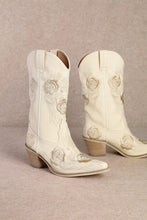 Load image into Gallery viewer, Nettles Embroidered Western Boots
