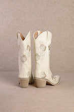 Load image into Gallery viewer, Nettles Embroidered Western Boots
