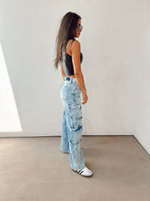 Load image into Gallery viewer, Style In Motion cargo Jeans
