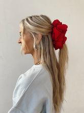 Load image into Gallery viewer, Kaxi Jumbo Scrunchie
