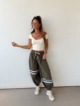 Load image into Gallery viewer, Tia Pants
