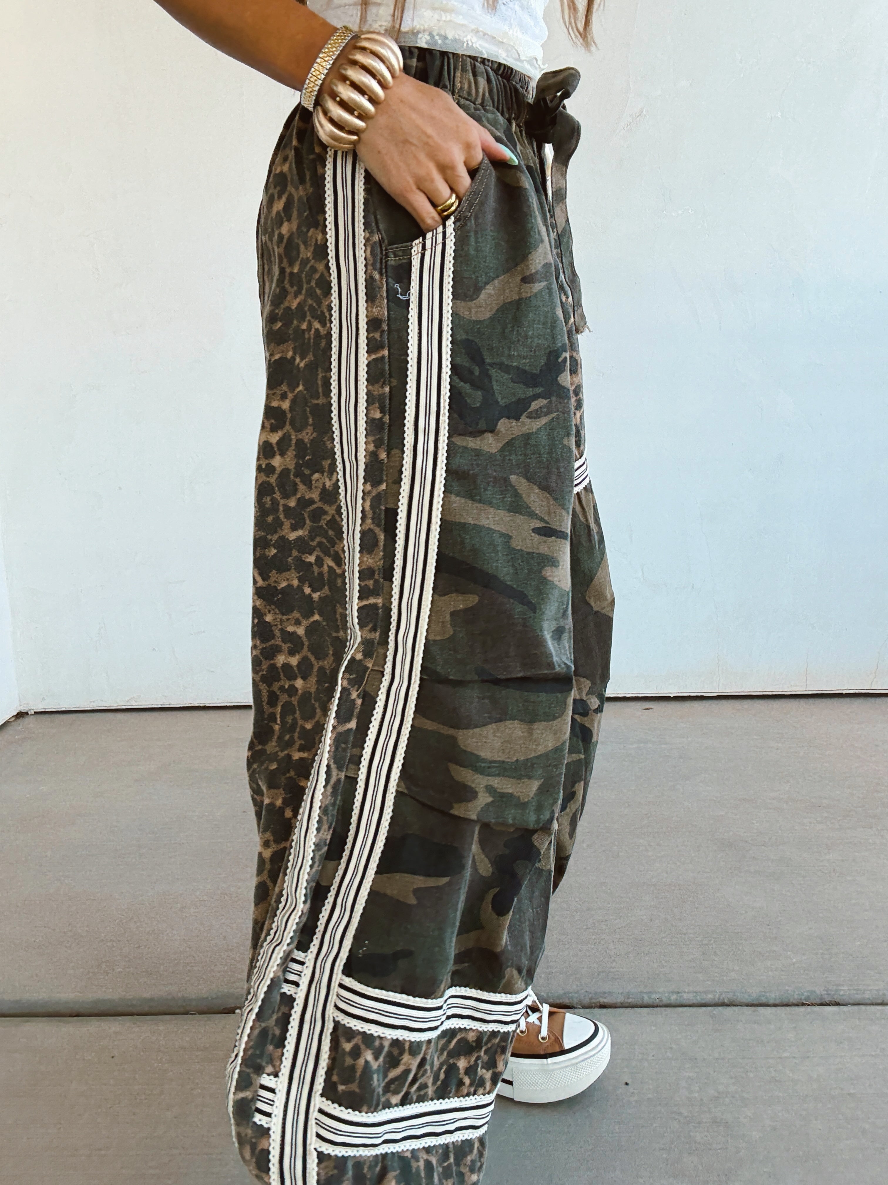Summit Camo Joggers