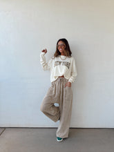 Load image into Gallery viewer, New York Sweatshirt
