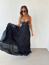 Load image into Gallery viewer, Onyx Queen Dress
