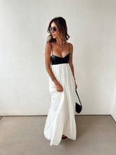 Load image into Gallery viewer, Onyx Queen Dress
