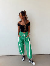 Load image into Gallery viewer, Jump Street Pants//Green
