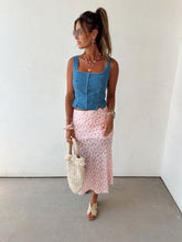 Load image into Gallery viewer, Picking Roses Skirt
