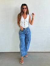 Load image into Gallery viewer, Day To Day Floral Jeans
